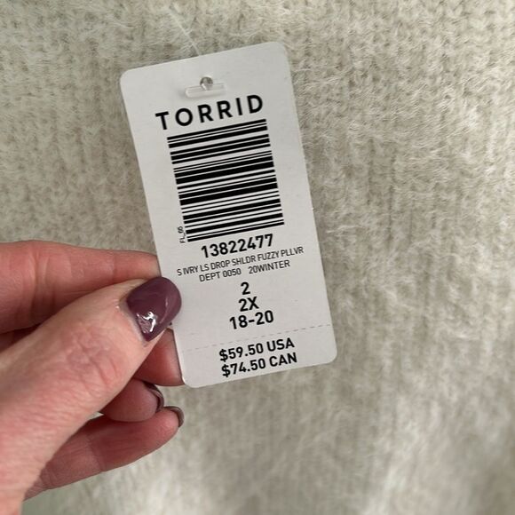 NWT Torrid Fuzzy Pullover Ivory Sweater(size 18/20) - Picture 4 of 6